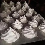 Chateau La Tour Du Roy Hotel