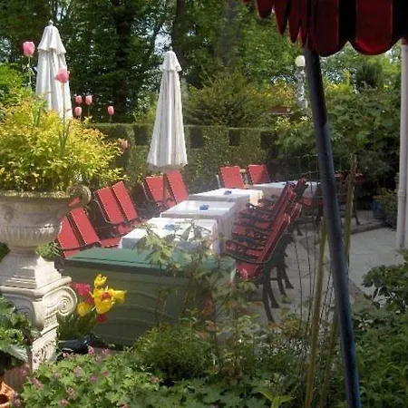 Chateau La Tour Du Roy 3* Vervins