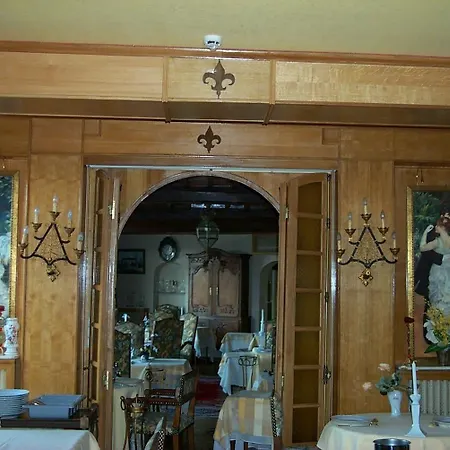 Chateau La Tour Du Roy Hotel