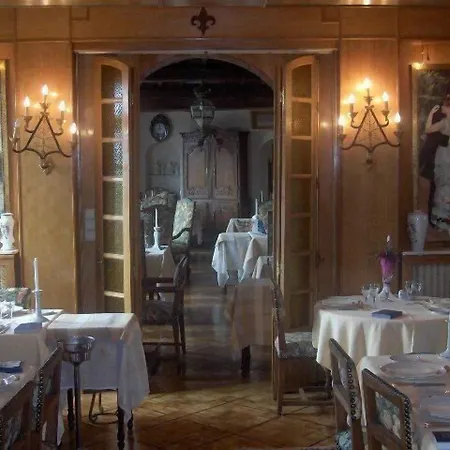 Chateau La Tour Du Roy Hotel