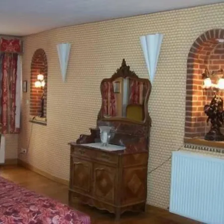 Chateau La Tour Du Roy Hotel Vervins