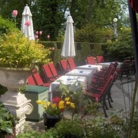 Chateau La Tour Du Roy 3* Vervins