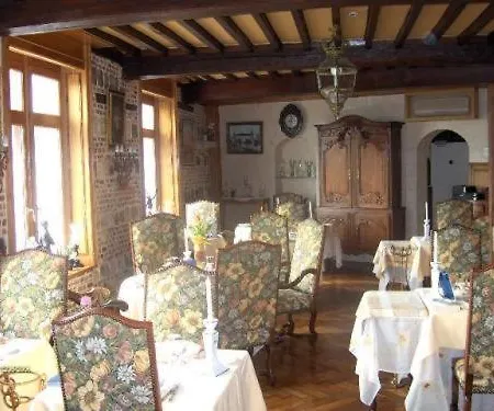Chateau La Tour Du Roy Hotel 3*
