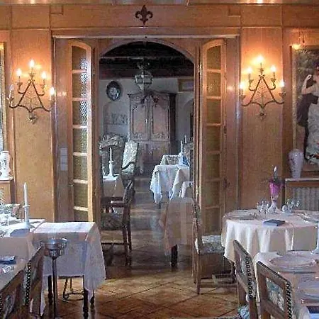 Chateau La Tour Du Roy 3*
