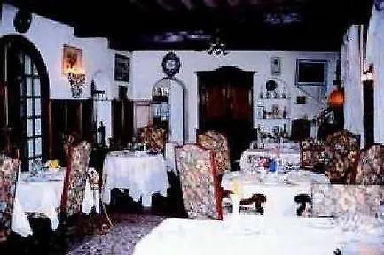 Chateau La Tour Du Roy Hotel