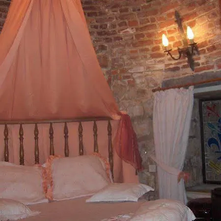 Chateau La Tour Du Roy 3*