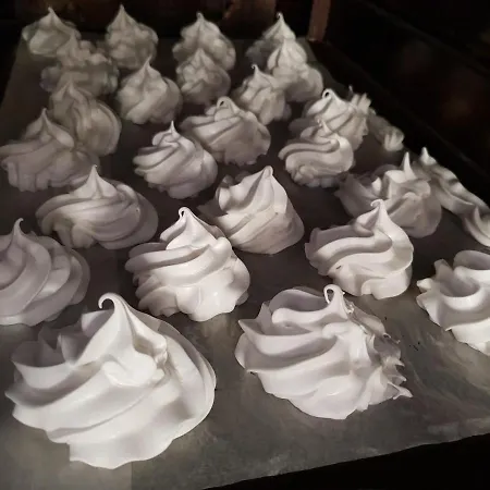 Chateau La Tour Du Roy Hotel