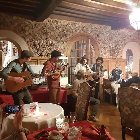 Chateau La Tour Du Roy Hotel