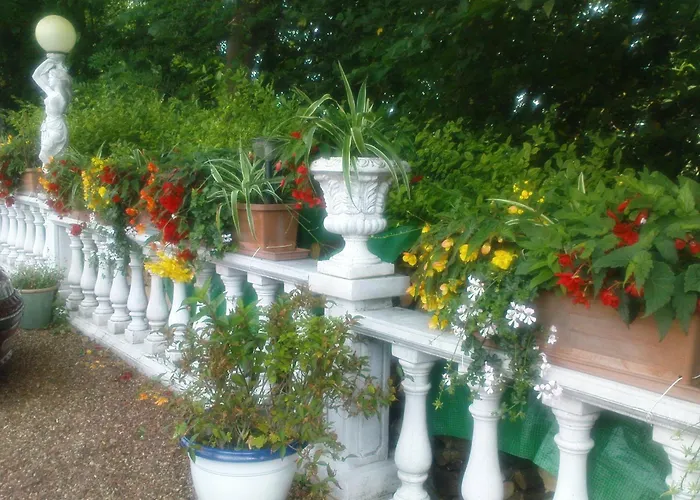 Chateau La Tour Du Roy