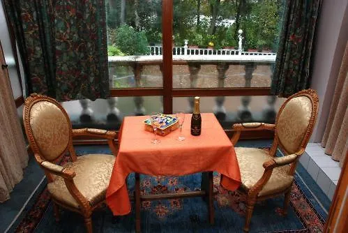 Chateau La Tour Du Roy Ξενοδοχείο Vervins