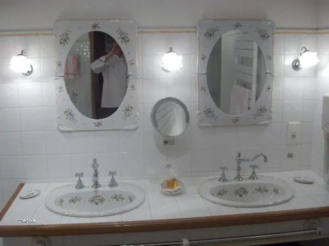 Chateau La Tour Du Roy 3* Vervins