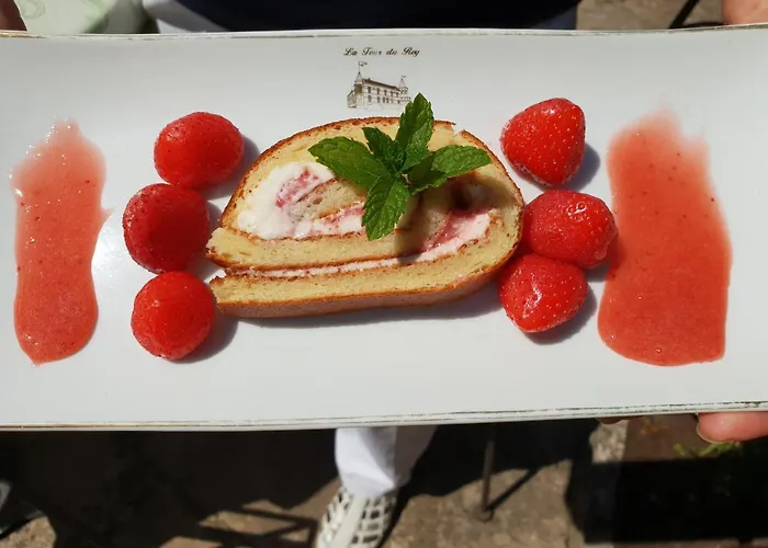 Chateau La Tour Du Roy 3*