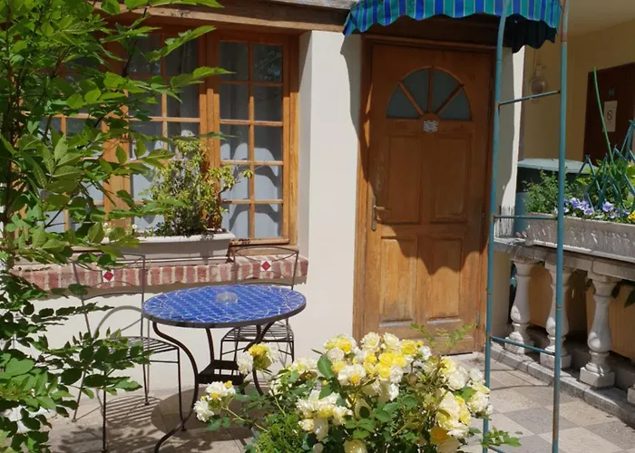 Ξενοδοχείο Chateau La Tour Du Roy 3*